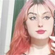 Doy clases particulares de inglés, español y italiano. 
También puedo ayudar a los niños con historia y lengua